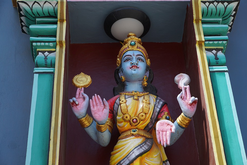 sculpture déesse hindou 4 bras