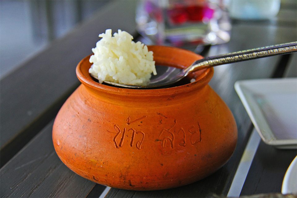 riz Thaï bol de riz thaï avec cuillère